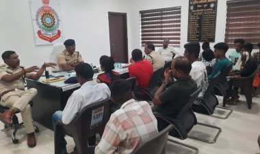 18 स्टेंटबाज बाइकर्स पर दुर्ग यातायात पुलिस ने ठोका 75 हजार का जुर्माना, परिजनों को बुलाकर दी गई समझाइश, लाइसेंस भी होगा निरस्त