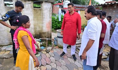 प्रगति यात्रा में विधायक देवेंद्र ने लगाई सौगातों की झड़ी; अब रात 10 बजे तक जनता के बीच वार्डों में रहेंगे विधायक, करेंगे पैदल यात्रा, सुनेंगे समस्या, करेंगे निराकरण