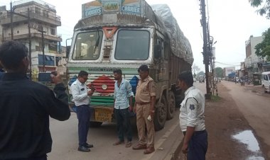 शराब पीकर नागिन की चाल सड़क पर दौड़ा रहा था ट्रक, कट गया चालान, लाइसेंस भी होगा निरस्त