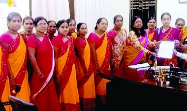 दुर्ग जिले में पैर पसारने लगे हैं अपराध, महिला पुलिस स्वयंसेविकाओं ने संभागायुक्त को ज्ञापन सौंप की पुन: बहाली की मांग