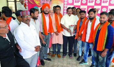 भाजपा की रीति नीति से प्रभावित होकर BJP में शामिल हुए 40 लोग