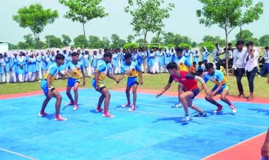 कबड्डी प्रतियोंगिता में कचांदूर-बी की टीम ने मारी बाजी