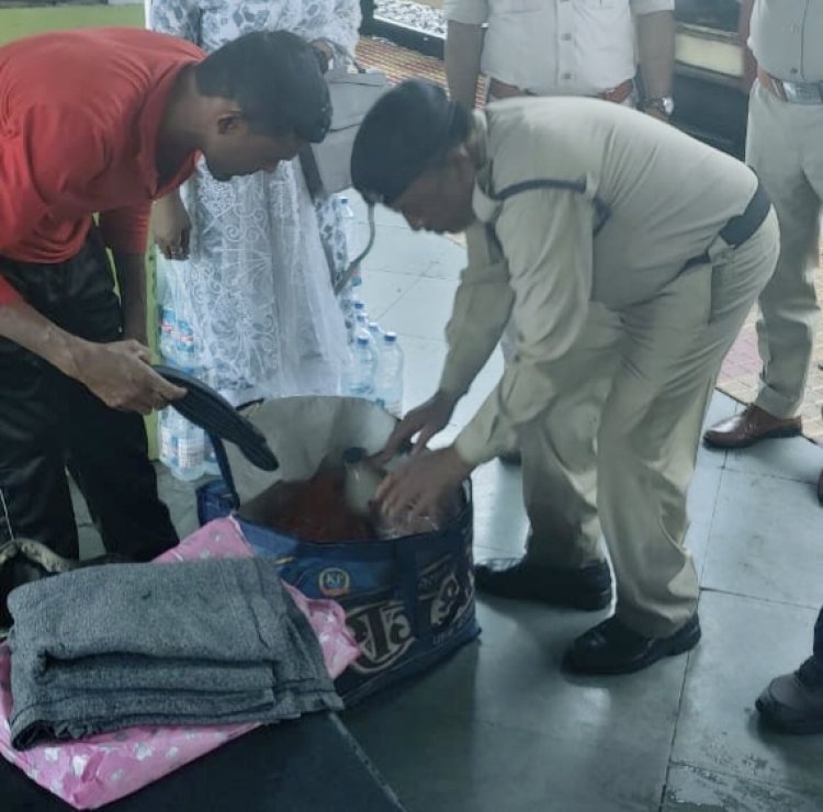 आबकारी विभाग का रेलवे स्टेशन एवं दुर्ग से गुजरने वाली ट्रेनों में लगातार गश्त जारी