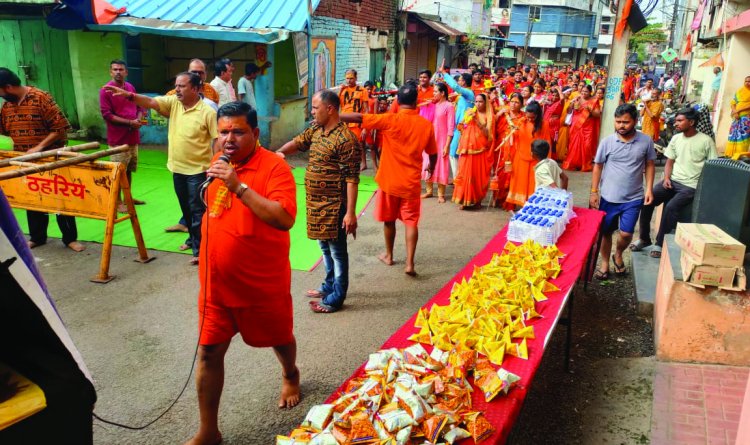 सैकड़ो शिवभक्तों की कांवड़ यात्रा का सत्तीचौरा में किया गया ऐतिहासिक स्वागत