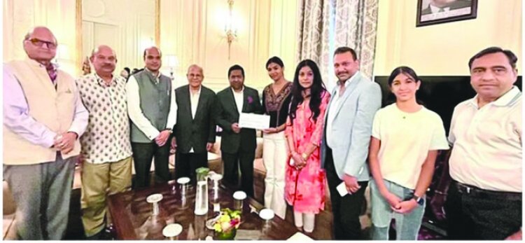 ओडिशा ट्रेन दुर्घटना के पीड़ितों की मदद के लिए आगे आई 16 साल की भारतवंशी किशोरी, मदद को जुटाई 10 हजार डॉलर