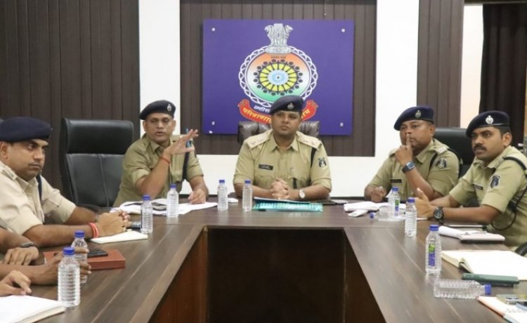 चुनाव के मद्देनजर पुलिस भी हुई अलर्ट: गुंडे बदमाशों, शराब तस्करों व अवैध हथियार रखने वालों के धड़पकड़ के SP ने दिए निर्देश