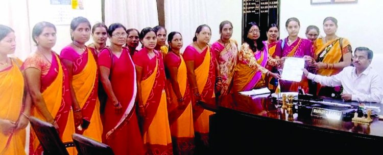 दुर्ग जिले में पैर पसारने लगे हैं अपराध, महिला पुलिस स्वयंसेविकाओं ने संभागायुक्त को ज्ञापन सौंप की पुन: बहाली की मांग