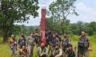 सुरक्षा बल ने नक्सलियों द्वारा बनाया गया था लकड़ी का स्मारक किया ध्वस्त