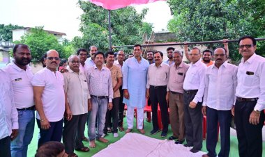 विधायक ने खोला विकास का पिटारा, सेक्टर में बनाएंगे स्मार्ट सड़क, बैडमिंटन ग्राउंड का किए लोकार्पण