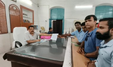 दोषियों पर कठोर कार्रवाई के लिए हिंदू युवा मंच के पदाधिकारियों ने सौंपा ज्ञापन