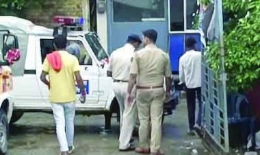 कर्ज का सूद नहीं चुकाने पर दलित महिला को नग्न करके पीटा, पेशाब भी पिलाया