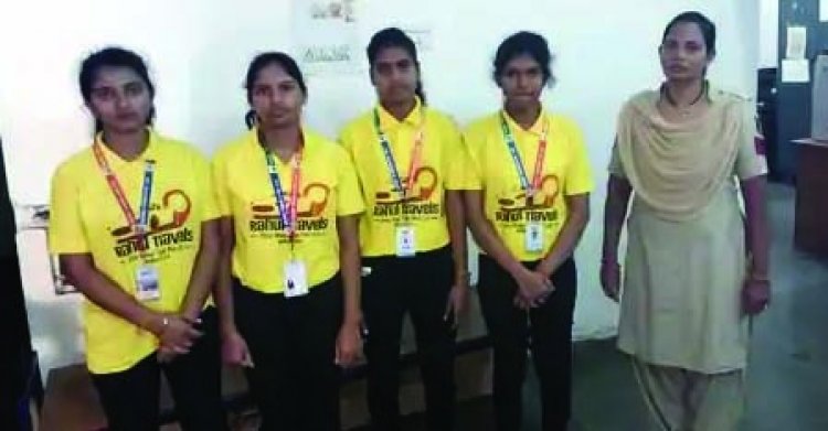 पैसेंजर बैठाने को लेकर टैक्सी कंपनियों की महिलाकर्मियों के बीच जमकर चले लात-घूंसे, 7 लड़कियों समेत 8 गिरफ्तार