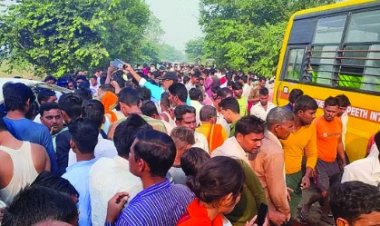 स्कूल बस और वैन की भिड़ंत से 4 बच्चों समेत 5 की मौत, कई घायल, अस्पताल में मची चीख-पुकार
