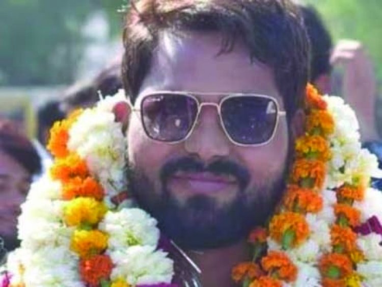 बाइक सवारों ने सरपंच को गोली मार उतरा मौत के घाट, दो पक्षों के बीच फायरिंग जारी
