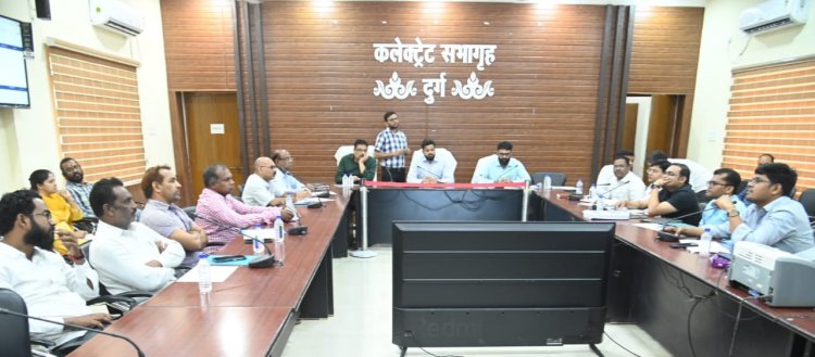 EVM वीवीपैट मशीन का प्रथम रेण्डमाईजेशन, दुर्ग जिले में कुल 1356 मतदान केन्द्र बनाए गए हैं