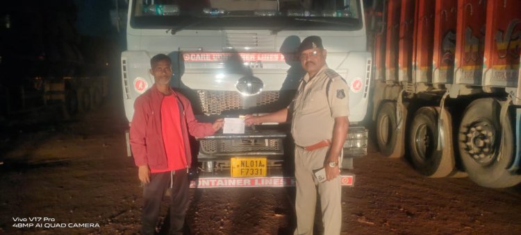 यातायात बाधित करने वाले एवं नो पार्किंग में खड़ी वाहनों पर पर दुर्ग पुलिस की कार्रवाई, काटा 80 हजार का चालान