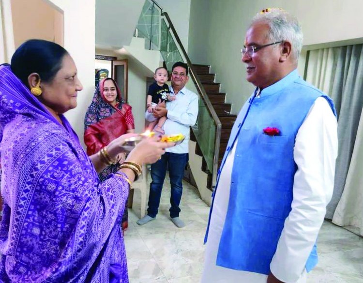 सीएम भूपेश बघेल ने किया नामांकन दाखिल