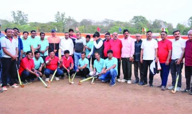 जिला प्रशासन और नागरिक एकादस के मध्य खेली गई रोमांचक मैच