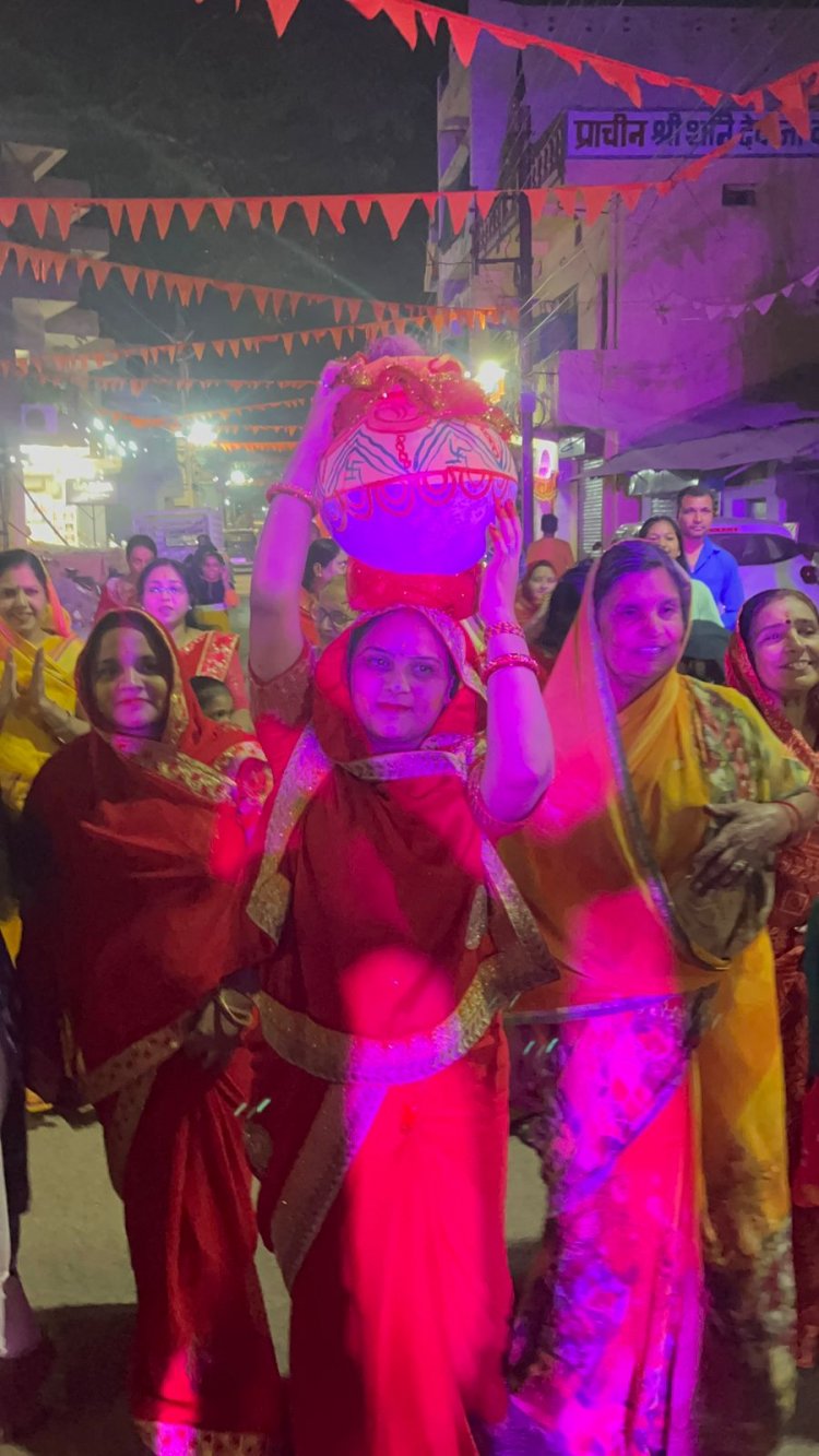 बाजे गाजे के साथ निकाली गयी भव्य शोभायात्रा