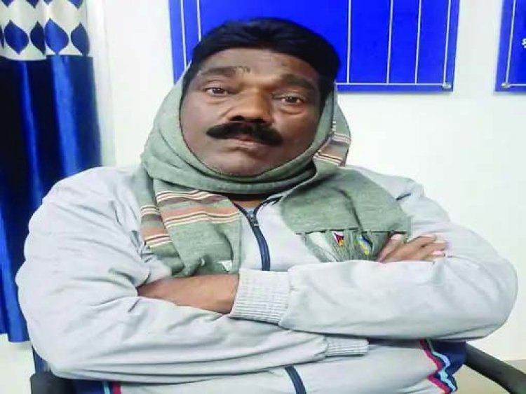 धर्मांतरण का पाठ पढ़ाने वाले सरकारी हेडमास्टर गिरफ्तार, हिंदू संगठनों के प्रदर्शन के बाद प्रशासन ने लिया एक्शन