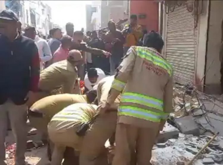मकान का छज्जा गिरने से मासूम और उसकी दादी की मौत