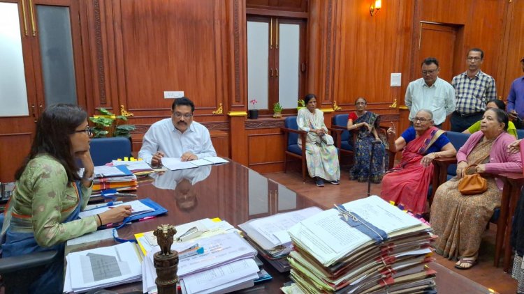 प्रोफेसर कॉलोनीवासियों ने की अवैध रूप से संचालित दुकानों की शिकायत