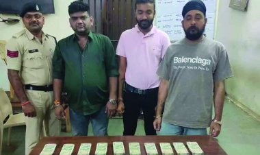 टोल नाका में 10 लाख कैश के साथ तीन गिरफ्तार