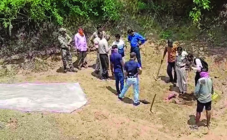 रेत में दफ्न मिला सरपंच के भतीजा का शव, 3 दिन से लापता था युवक