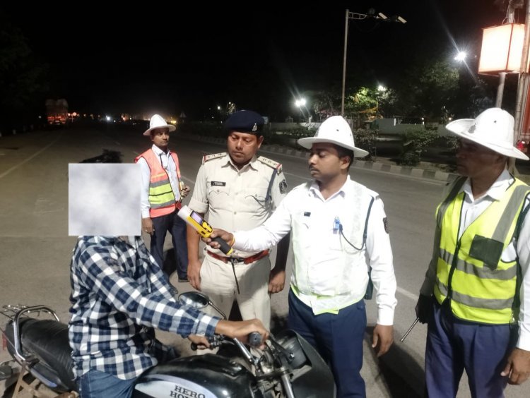शराब पीकर वाहन चलाते पाये जाने पर 12 वाहनों को किया गया जब्त
