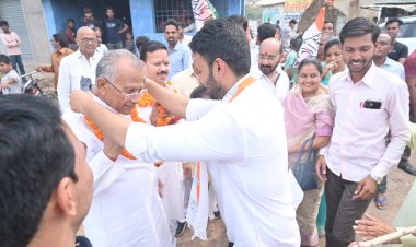 कांग्रेस के महासमुंद लोकसभा प्रत्याशी ताम्रध्वज साहू ने किया जनसम्पर्क, जनता से मांगा समर्थन