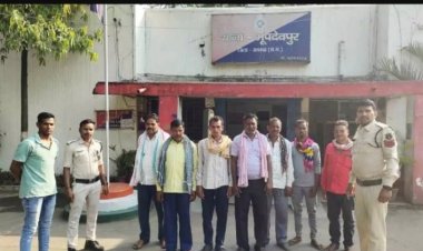 पुलिस ने 6 मवेशी तस्करों को पकड़ा, 14 मवेशी बरामद