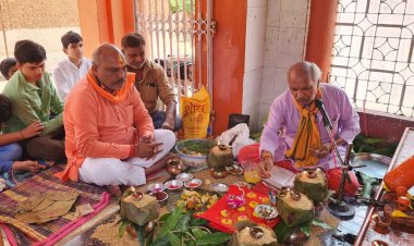 विधायक ललित चंद्राकर ने गृह ग्राम के प्राचीन मंदिर में की पूजा अर्चना