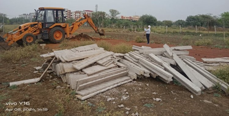 कुरूद में 7 एकड़ भूमि पर अवैध प्लाटिंग, भिलाई निगम के बुलडोजर ने किया ध्वस्त