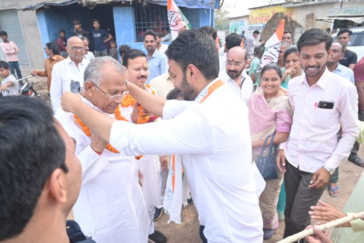 कांग्रेस के महासमुंद लोकसभा प्रत्याशी ताम्रध्वज साहू ने किया जनसम्पर्क, जनता से मांगा समर्थन