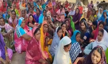 मजदूर की मौत पर ग्रामीणों का फूटा गुस्सा, पाटन रोड पर किया चक्का जाम, 60 लाख मुआवजे की मांग