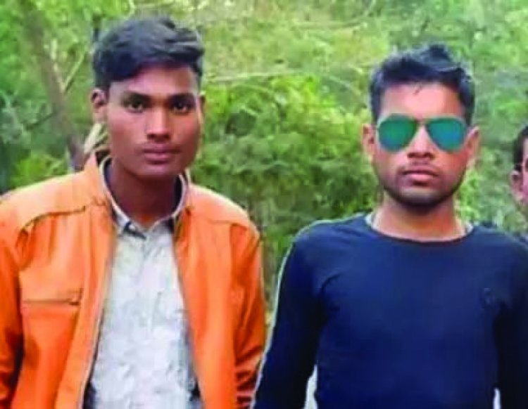 बाइक और ट्रेलर ट्रक के आमने-सामने भिड़ंत, दो दोस्तों की मौत
