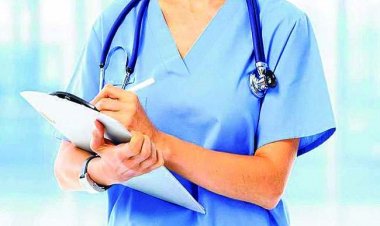 गर्भवती महिला का प्रसव कराने नर्स ने मांगी रिश्वत, दोनों नर्स को नोटिस जारी 