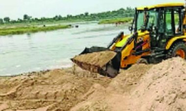 खनिज विभाग ने रेत उत्खनन कर रहे 2 जेसीबी को किया जब्त