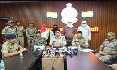 पंचायत सचिव निकला नक्सलियों का मुखबिर, 4 गिरफ्तार