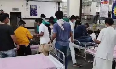 आर्टिगा और स्विफ्ट कार के बीच हुई टक्कर में 7 लोगों की मौत