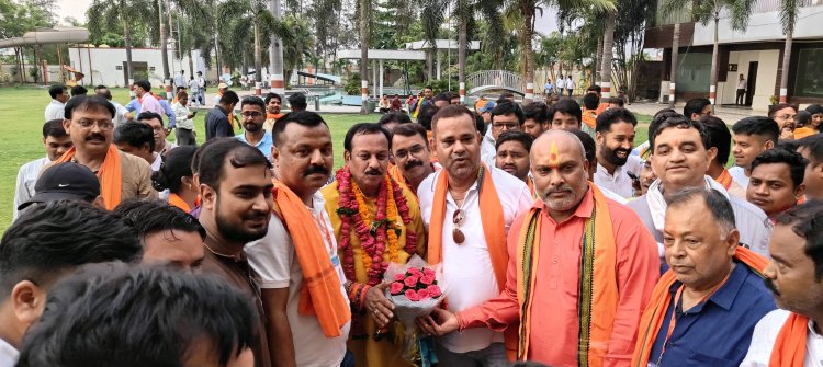 दुर्ग विधायक ललित चन्द्राकर ने सांसद विजय बघेल को दूसरी बार ऐतिहासिक जीत पर दी बधाई, जनता का जताया आभार