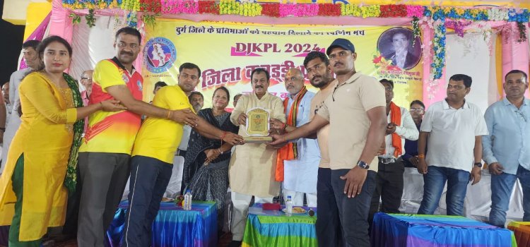 सांसद बघेल और विधायक चन्द्राकर ने किया खिलाड़ियों का सम्मान