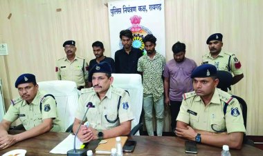 चार बाइक चोर से 5 वाहन बरामद