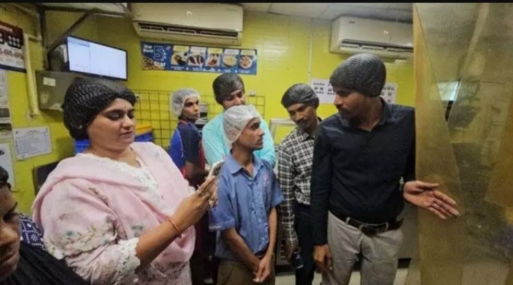 भिलाई के सूर्या मॉल में खाद्य विभाग का छापा, एक साथ रखा था वेज और नानवेज आइटम, वहां पेट पूजा करने वालों के लिए जरूरी खबर