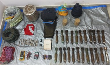 नक्सलियों के जमीन में गाड़कर रखे 38 लाख रुपए नकद बरामद, बड़ी मात्रा में विस्फोटक भी मिले