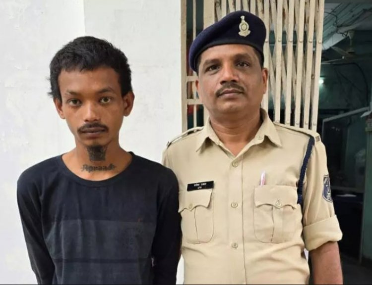 चाकू दिखाकर लोगों को डरा धमका रहा था, पुलिस ने पकड़ा