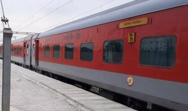 कोरबा-अमृतसर छत्तीसगढ़ एक्सप्रेस में छापा, यात्रियों से वसूली के आरोप में टीटीई गिरफ्तार