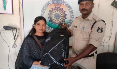 ऑटो में 6 दिन पहले छूट गया था महत्वपूर्ण दस्तावेजों से भरा बैग, बैग पाकर युवती ने ली राहत की सास