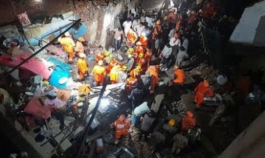 50 साल पुराना तीन मंजिला मकान गिरा, महिलाओं और बच्चों समेत 9 लोगों की मौत