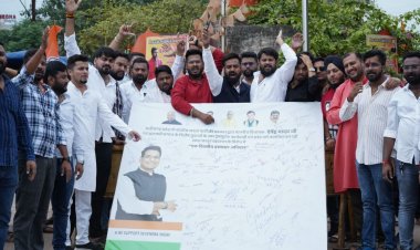 युवा कांग्रेस ने विधायक देवेंद्र यादव और सतनामी समाज के युवाओं के लिए चलाया हस्ताक्षर अभियान, उग्र आंदोलन की दी चेतावनी